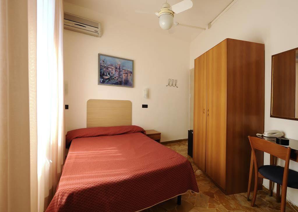 Hotel Careggi Florence Buitenkant foto